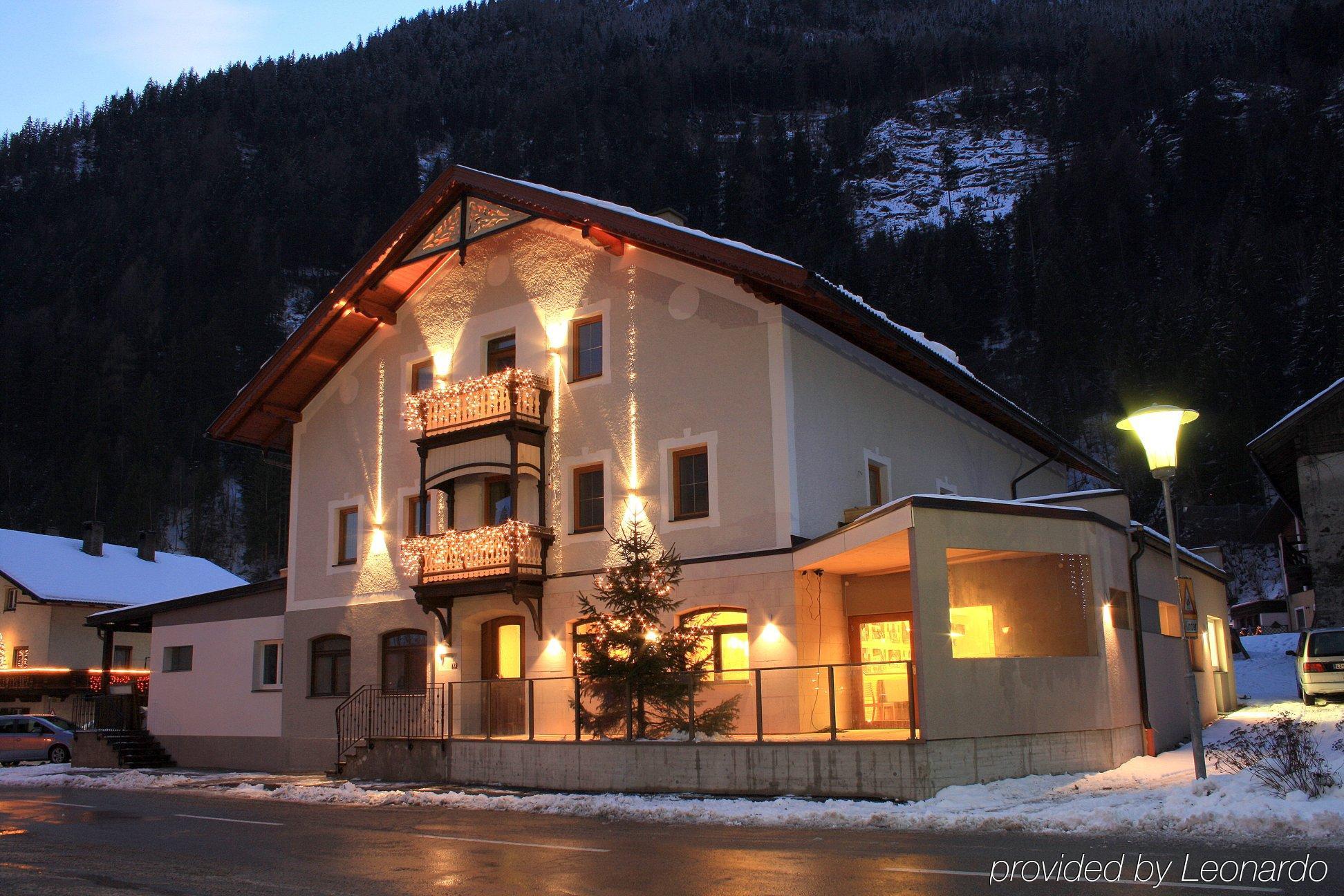 Gasthaus Post Appartement Matrei in Osttirol Buitenkant foto